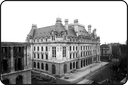 03B Hotel des postes acheve, la banque cantonale encore en travaux.gif