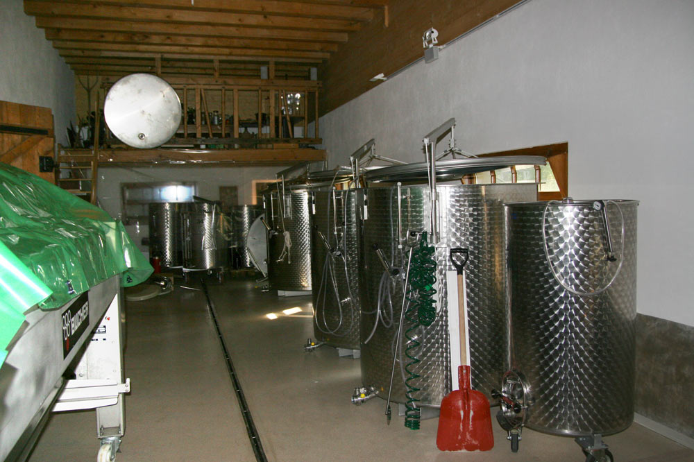 Intérieur de la cave de stéphane Gros