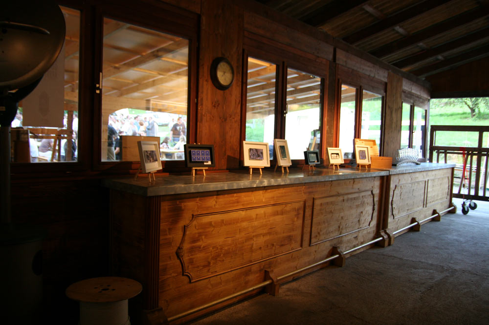 Cave aux alures de saloon