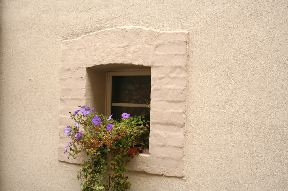 Fenêtre dans la vielle ville de Delémont