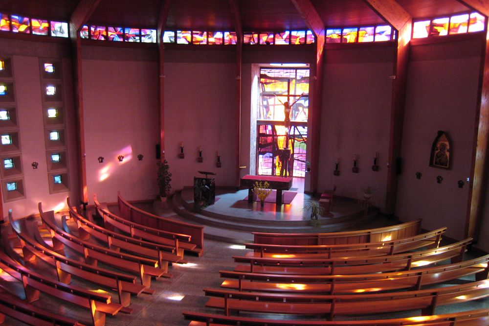 Intérieur de l'église de Corin