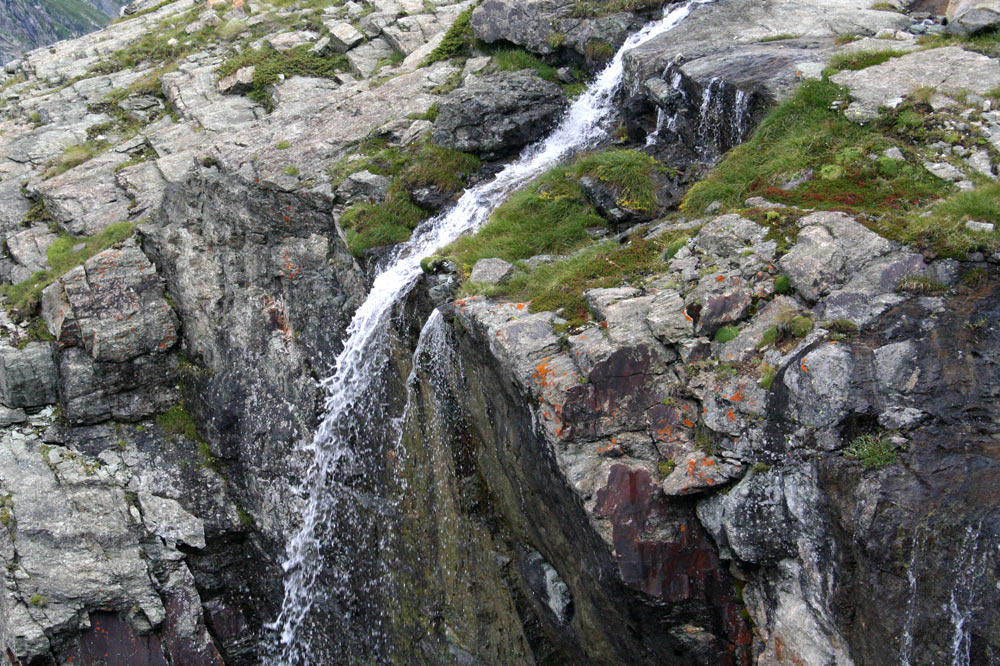 Cascade dans le Haut-Val d'Arolla