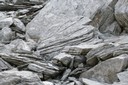 Roche fracturée par des alternances de gel-dégel