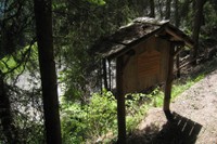 Panneau didactique sur la coupe de bois