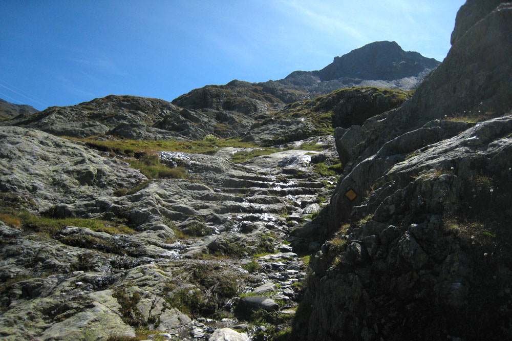 Marches de l'ancien chemin du col du Grand-Saint-Bernard