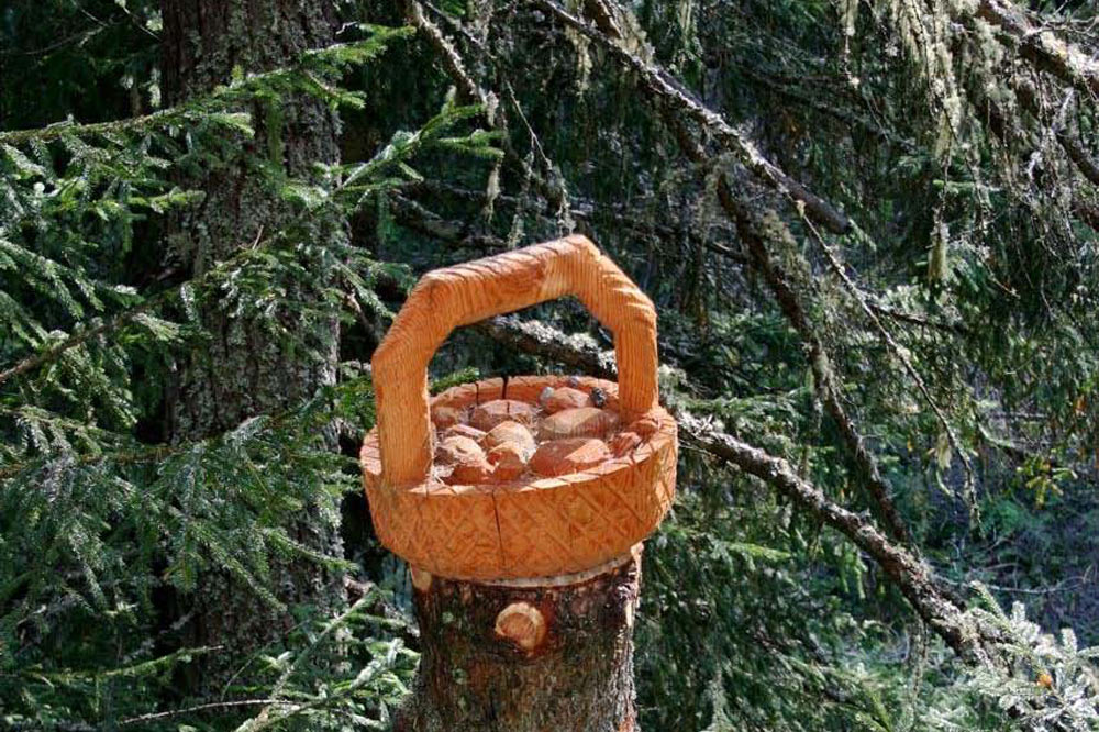 Panier de champignons, sculpture de W. Besse