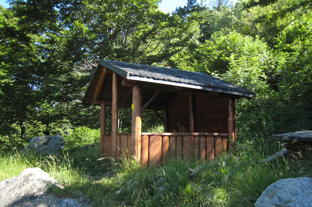 Cabane abritant le trou de l'ours