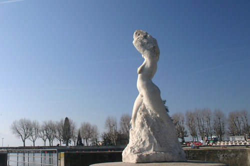 Statue sur les quais d'Ouchy