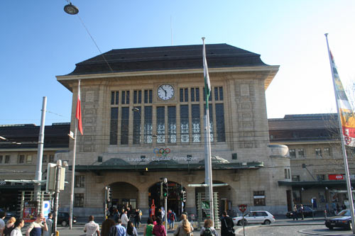 entree-principale-de-la-gare-de-lausanne.jpg