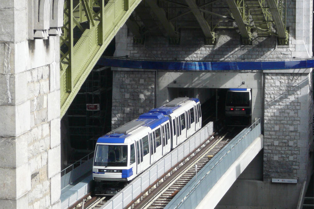 Le m2, sous le Pont Bessières