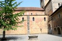 Cour de l'abbatiale de Payerne